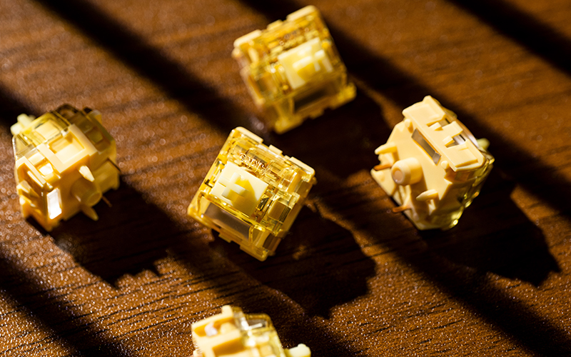 Akko_Creamy-Yellow-V5-Pro-Switches-2